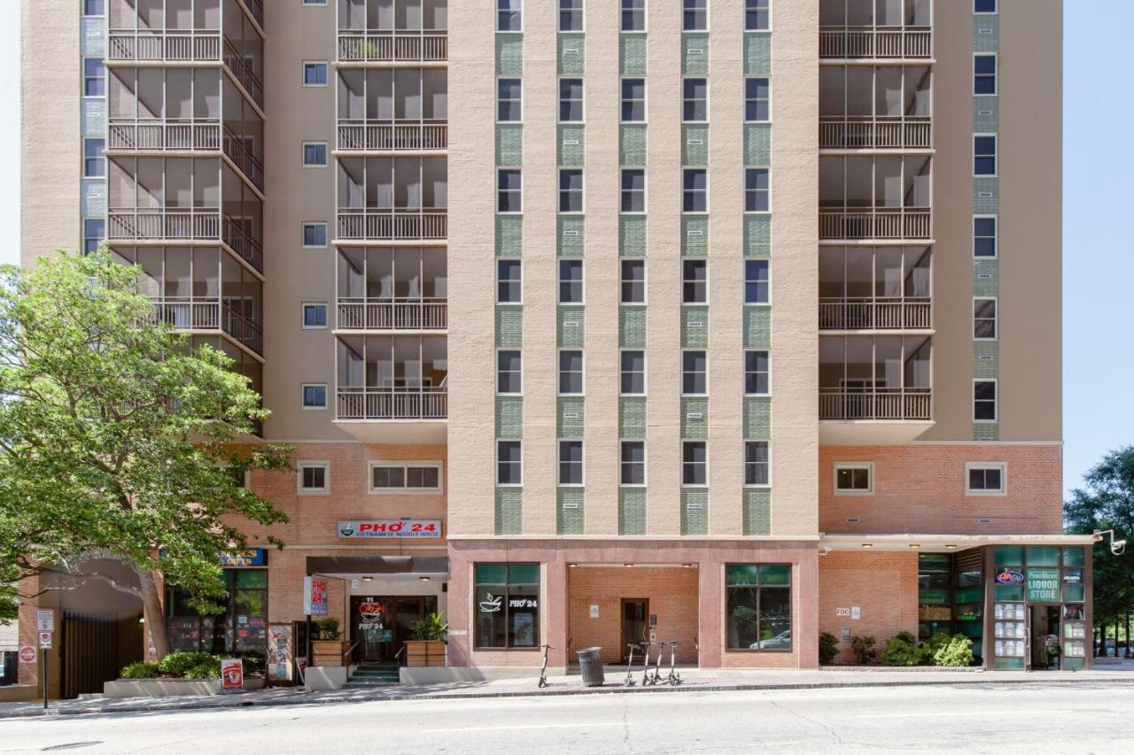 Rare 2 Bed 2 Bath Downtown Condo Near Aquarium แอตแลนตา ภายนอก รูปภาพ